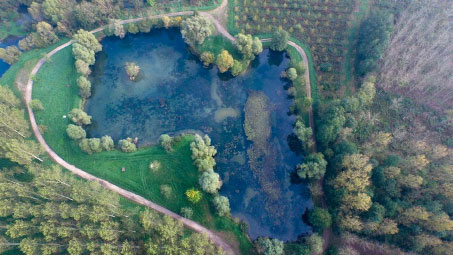 Vue aérienne de l’ancien site contaminé d’Orflam-Plast, à Pargny-sur-Saulx (Marne), après réhabilitation