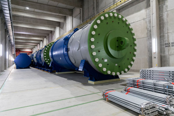 Cuve extraite monobloc à la centrale de Greifswald (Allemagne)