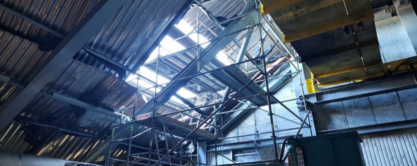 Mise en place d’un échafaudage dans la zone d’impact