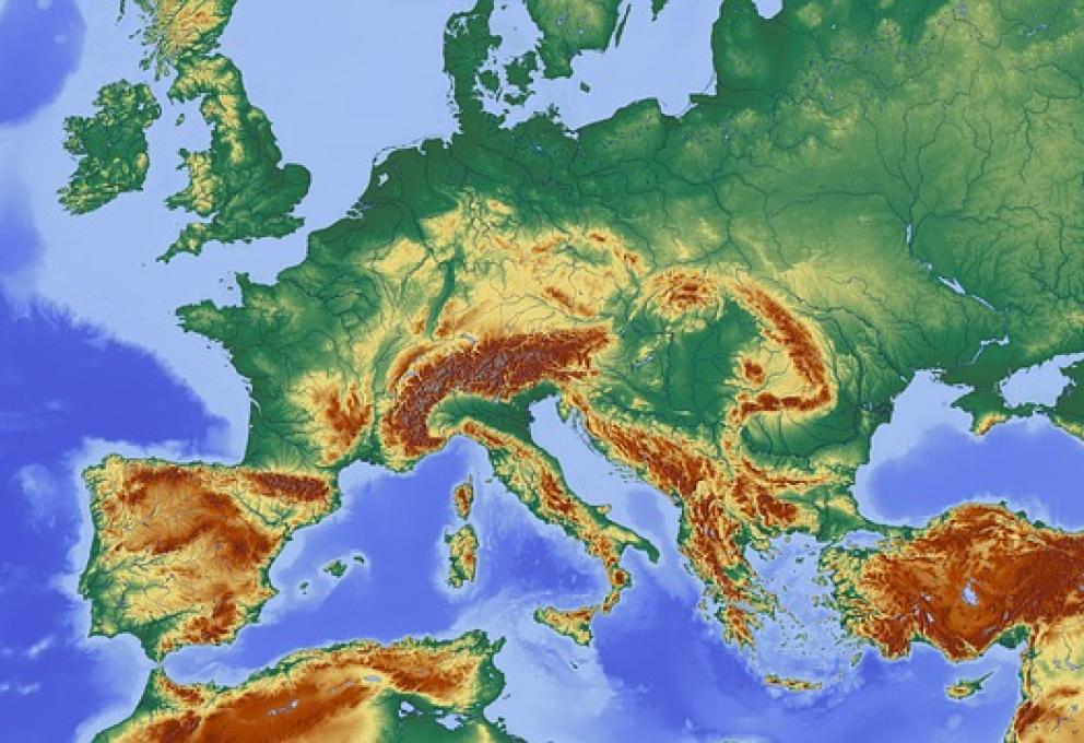 ispersion et d’accumulation de l’uranium naturel dans un hydrosystème constitué des aquifères du Tertiaire 