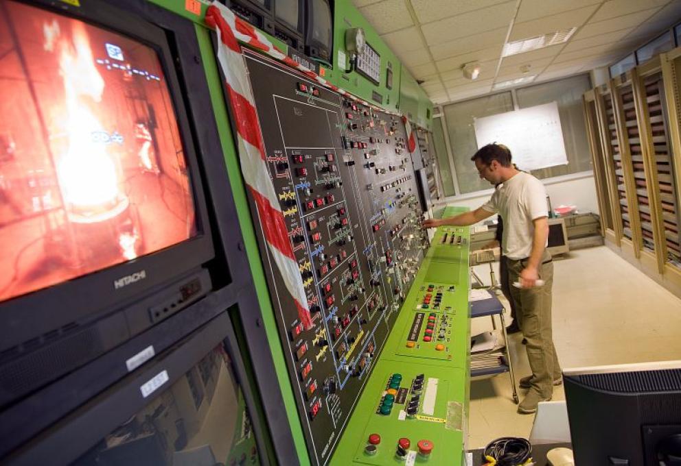 Programme international sur les feux Prisme. Panneau général de gestion electrique de la salle de contrôle feux - © Noak/Le bar Floréal/Médiathèque IRSN