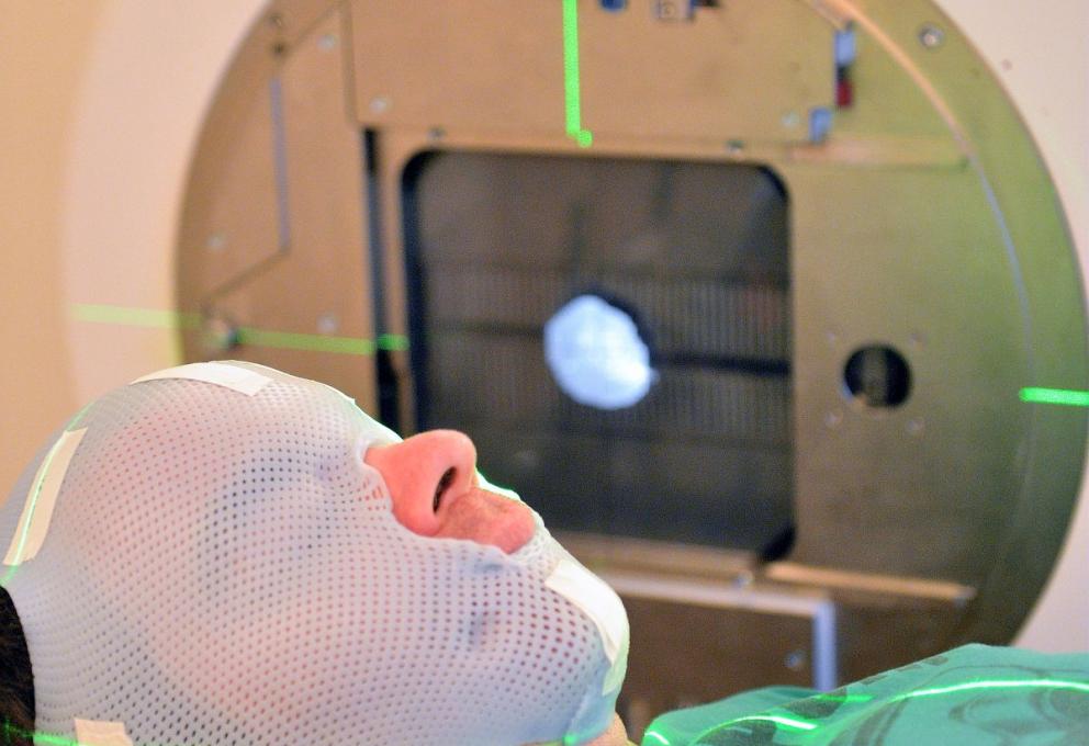 Le bénéfice d’une utilisation maîtrisée des rayonnements ionisants en médecine n’est plus à démontrer. En quelques années, les technologies de radiothérapie, d’imagerie et de radiologie ont fait d’énormes avancées.  Le projet MEDIRAD (MEDedIcal low-dose RADiation exposure) à vocation à répondre à une question centrale « Comment améliorer la radioprotection des patients et des professionnels de santé pour s’assurer que les progrès bénéficient à tous et en toute sécurité ? ». Ce projet vise à améliorer les co