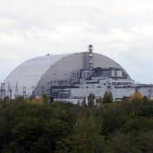 Arche de confinement du réacteur n°4 de la centrale de Tchernobyl. © Tim Porter